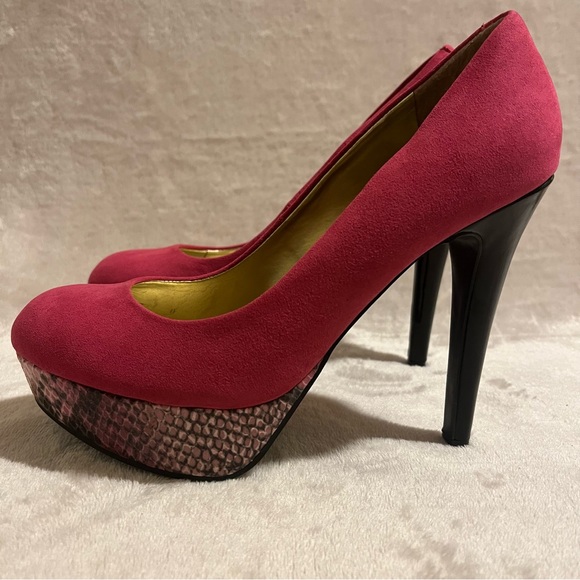 👠NWOT G by Guess beautiful pink with faux snake skin size 6.5 - Picture 3 of 10